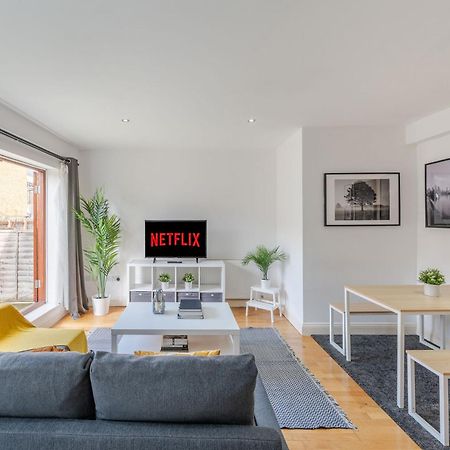 London Waterloo Apartment With Large Private Terrace - View Of The London Eye - 1 Bedroom 1 Bath Eksteriør billede
