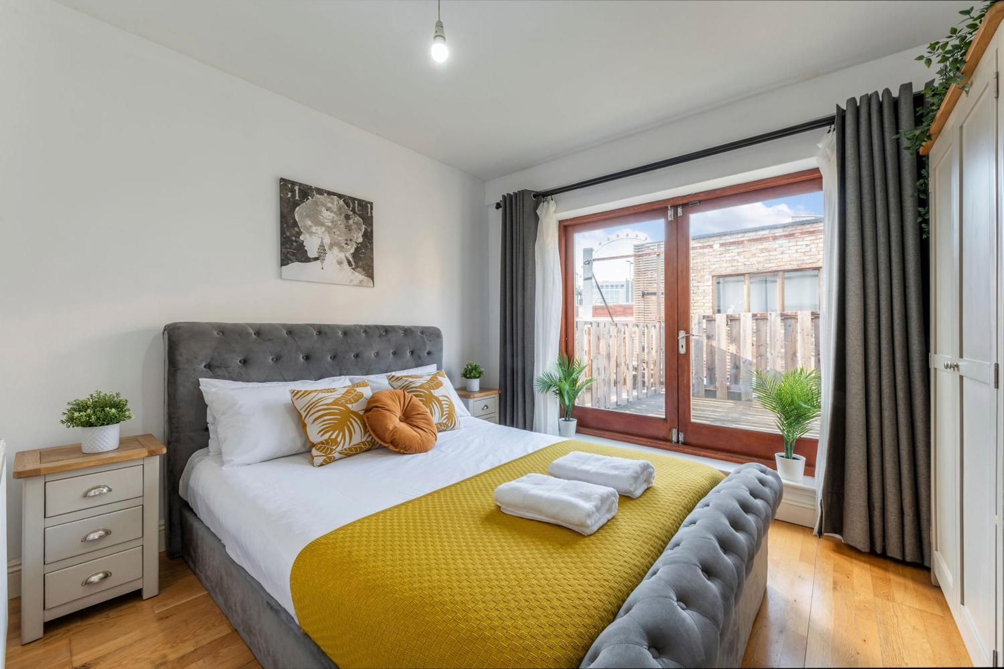 London Waterloo Apartment With Large Private Terrace - View Of The London Eye - 1 Bedroom 1 Bath Eksteriør billede