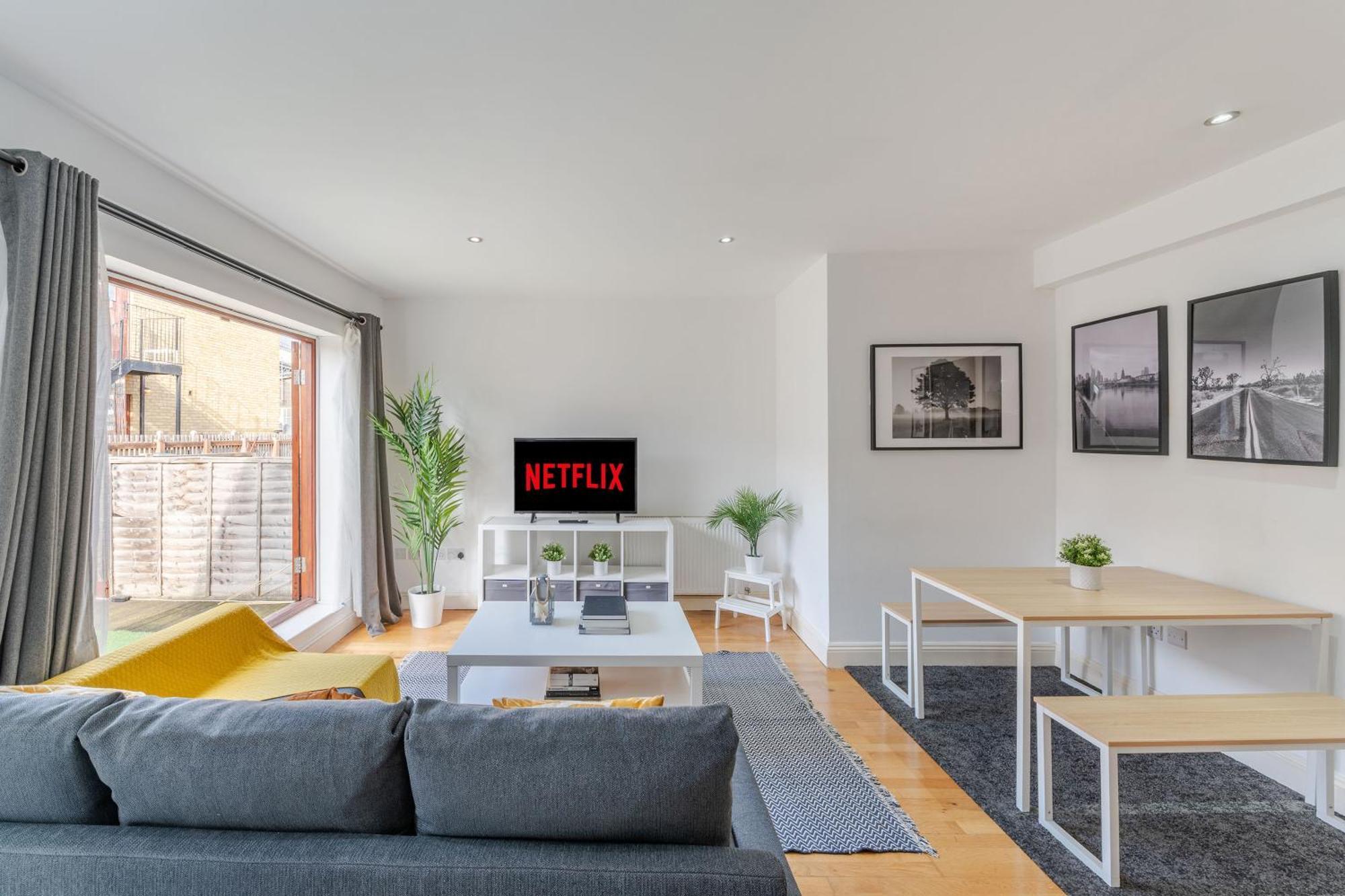 London Waterloo Apartment With Large Private Terrace - View Of The London Eye - 1 Bedroom 1 Bath Eksteriør billede