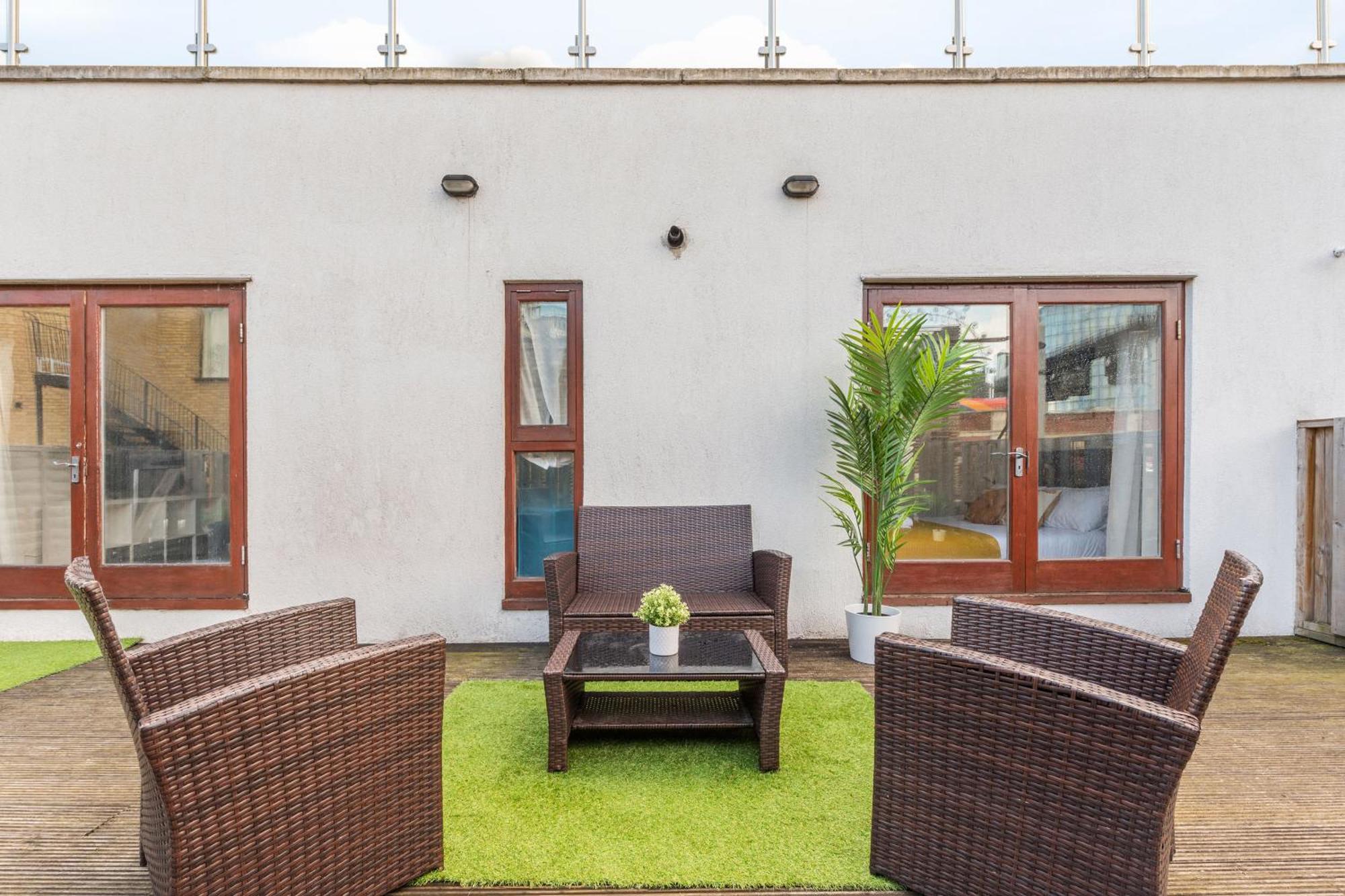London Waterloo Apartment With Large Private Terrace - View Of The London Eye - 1 Bedroom 1 Bath Eksteriør billede